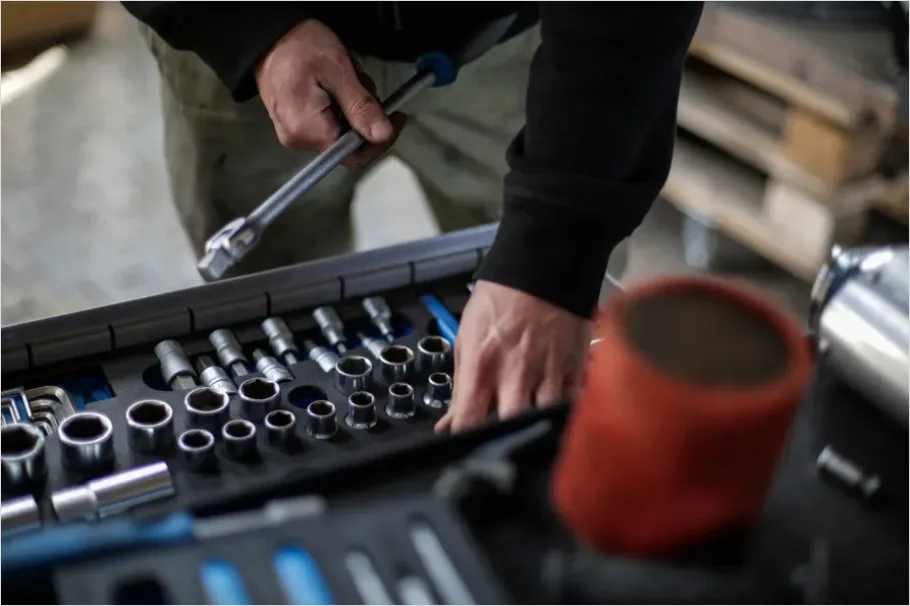 Detail Toolbox With Tools Open Number 15