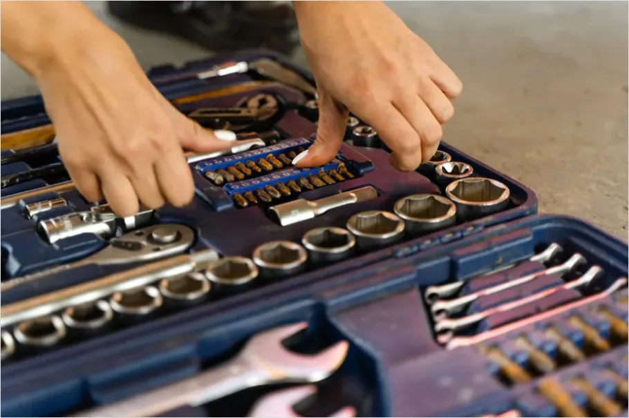Detail Toolbox With Tools Open Number 16