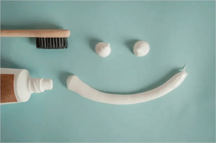 Detail Toothbrush And Toothpaste Flat Lay Number 6