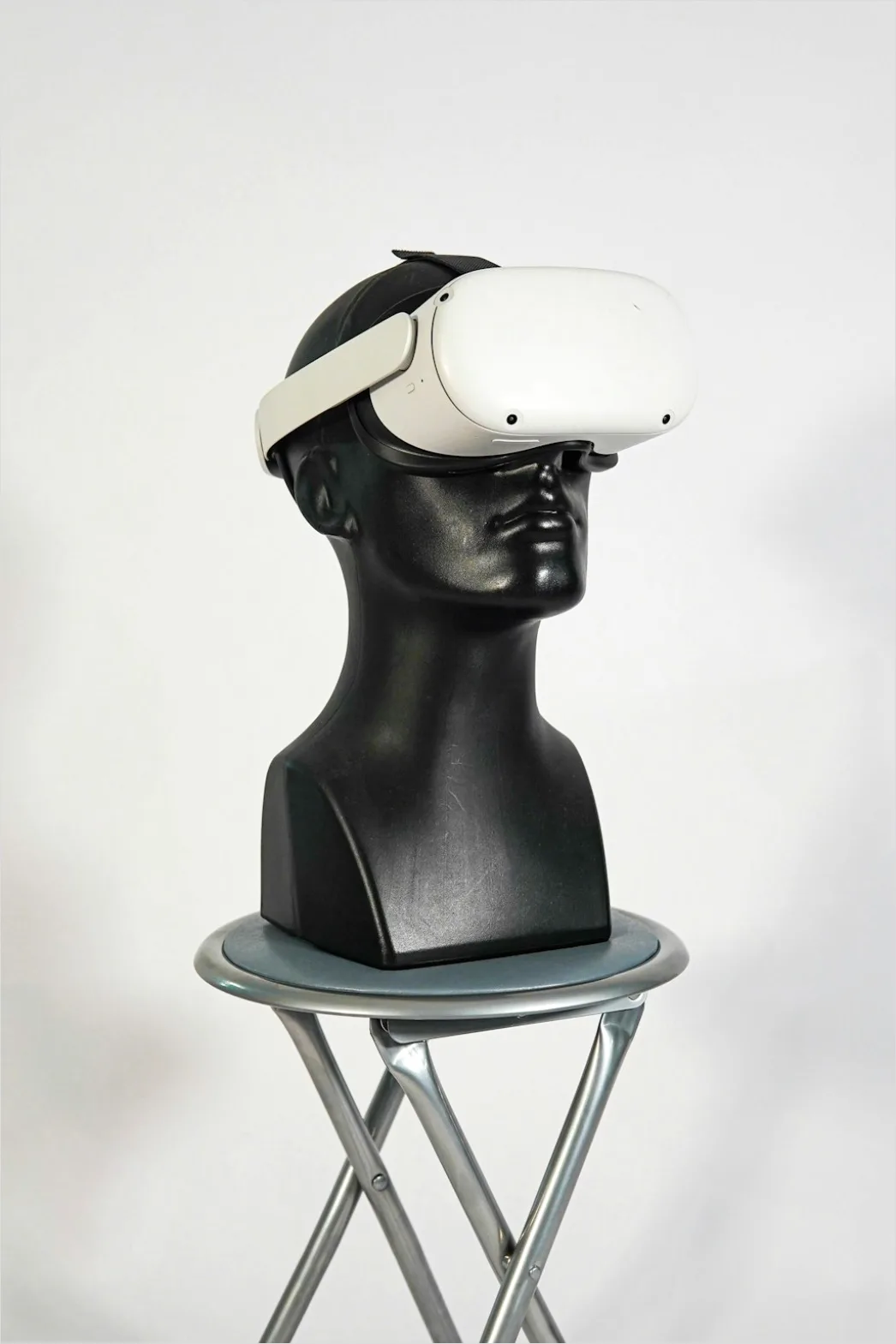 Detail Vr Headset On Table Number 2