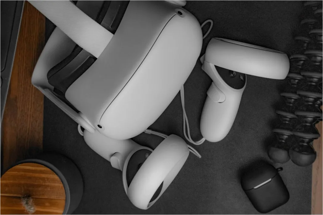 Detail Vr Headset On Table Number 6