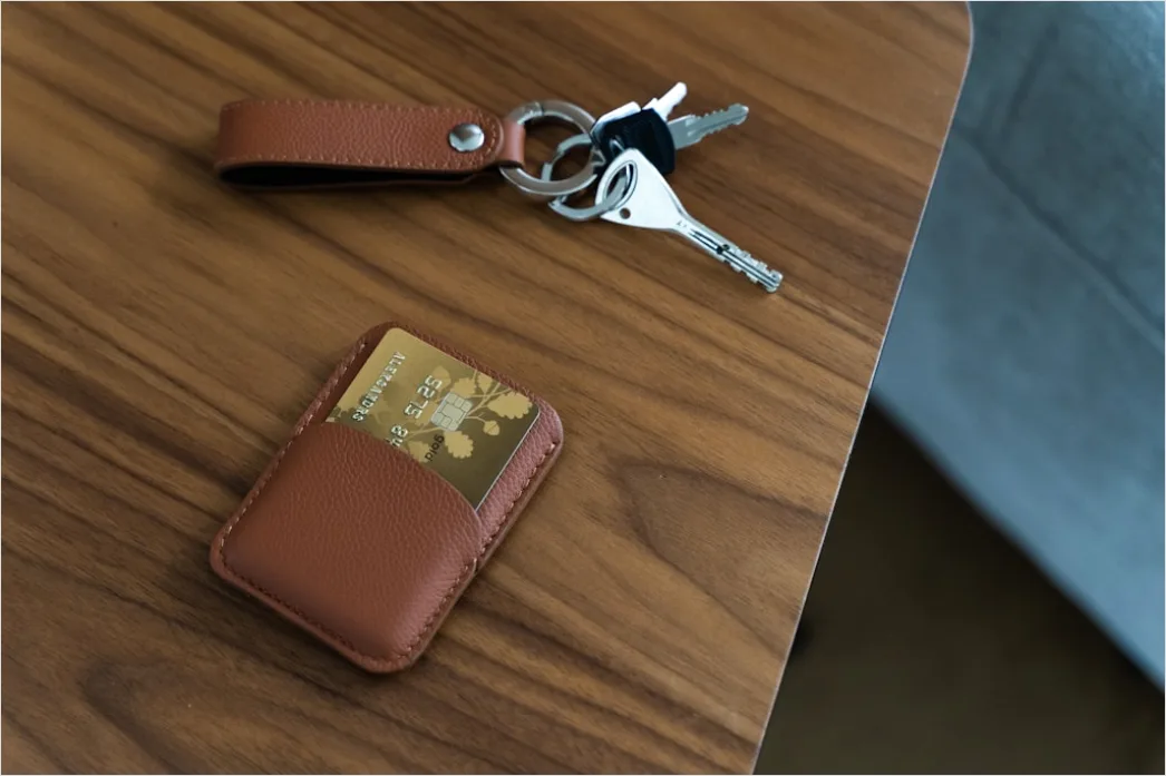 Detail Wallet And Keys Flat Lay Number 9