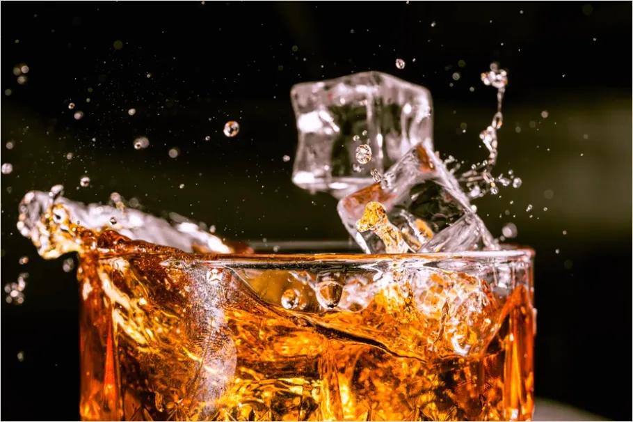 Detail Whiskey Glass Ice Close Up Number 4