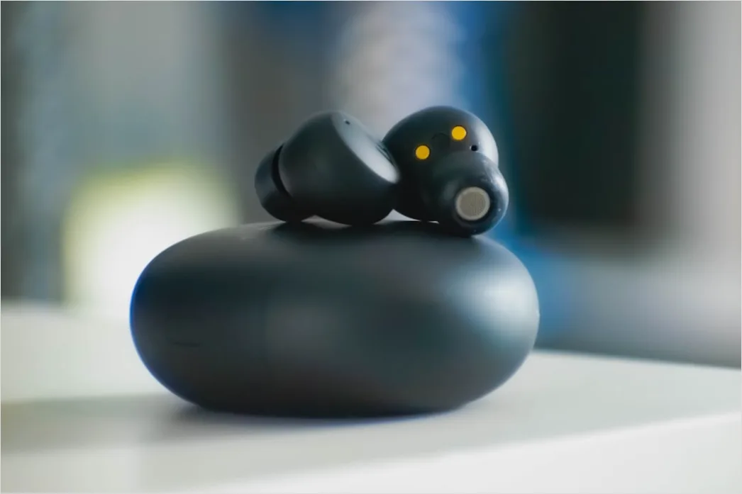 Detail Wireless Earbuds In Charging Case Number 13