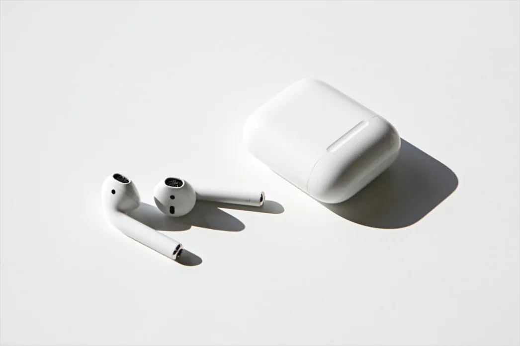 Detail Wireless Earbuds In Charging Case Number 4