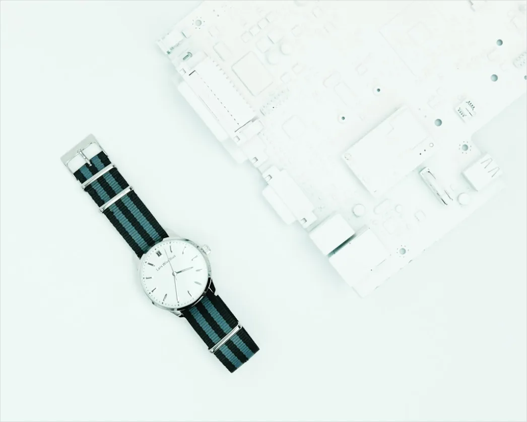 Detail Wristwatch On Marble Flat Lay Number 7