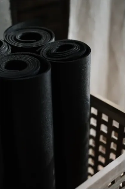 Detail Yoga Mat Rolled Up Number 2