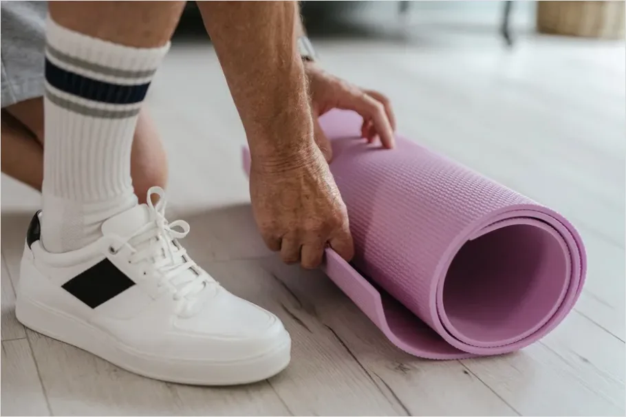 Detail Yoga Mat Rolled Up Number 9