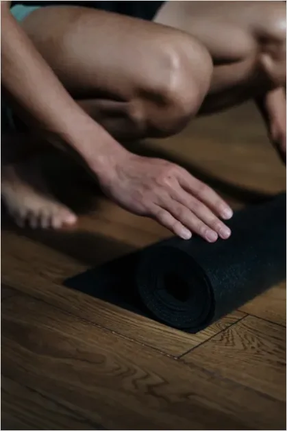 Detail Yoga Mat Rolled Up Number 10