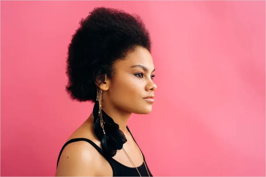 Detail Afro Hair Portrait Studio Background Number 3