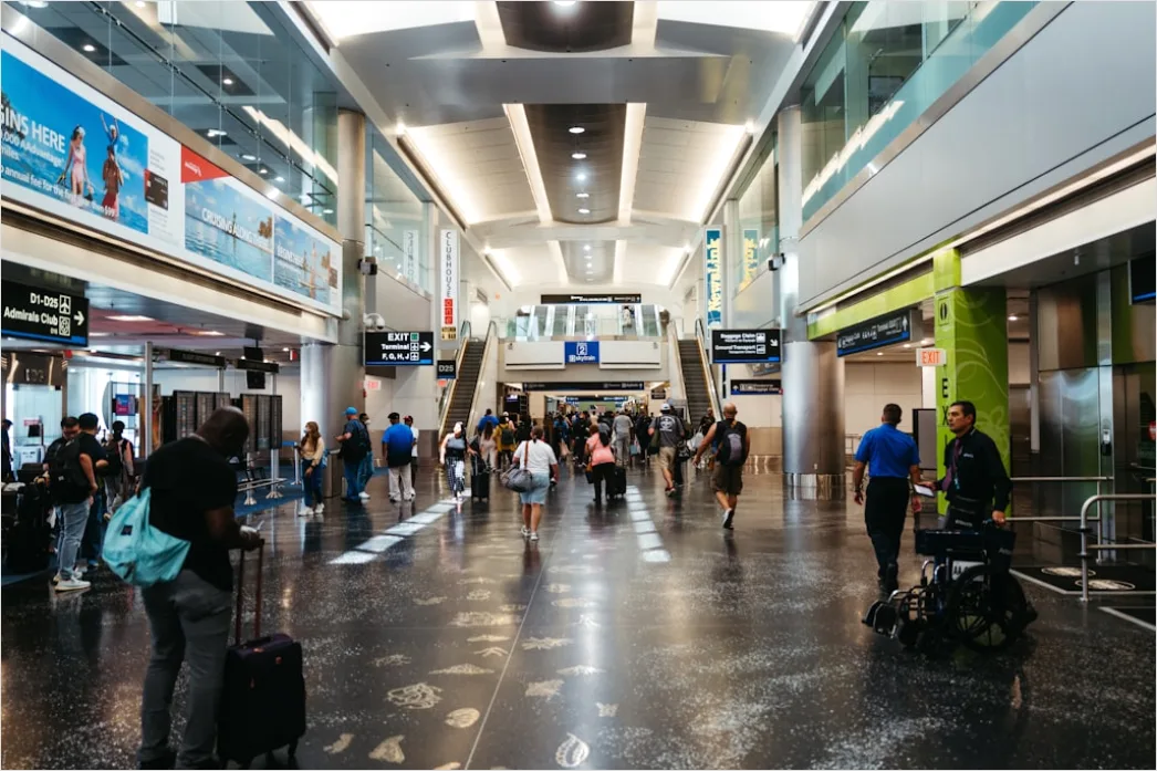 Detail Airport Terminal Travelers Walking Blur Number 4