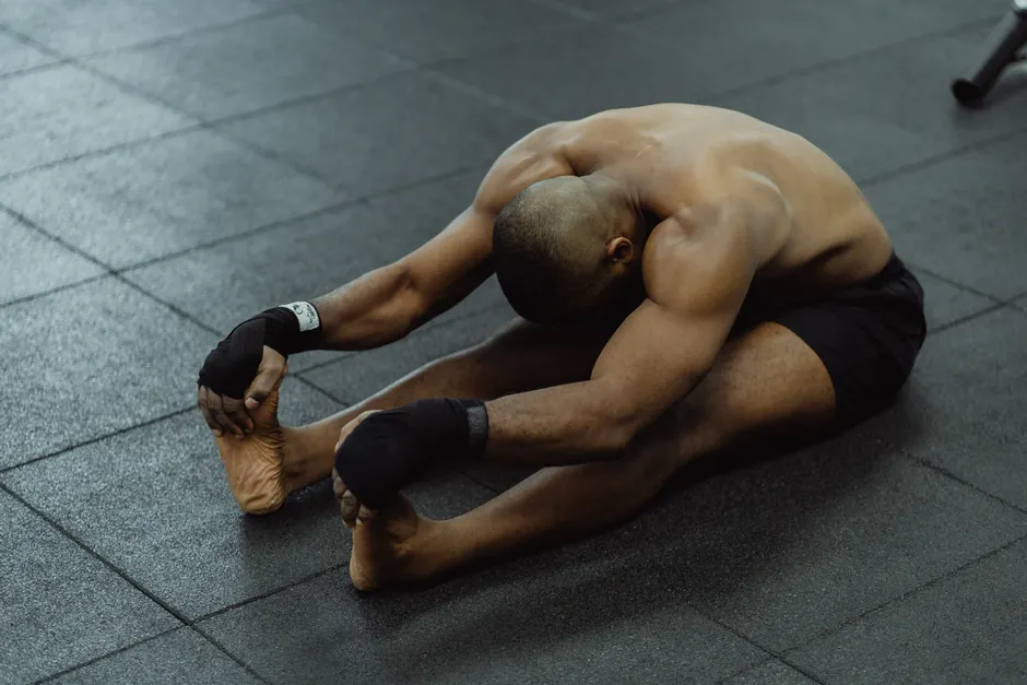 Detail Athlete Stretching Gym Moody Lighting Number 14