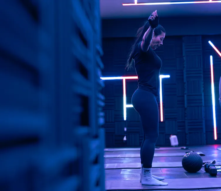 Detail Athlete Stretching Gym Moody Lighting Number 15