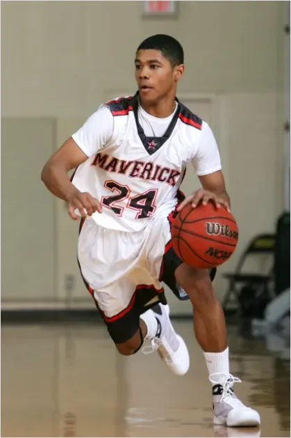 Basketball Player Dribbling Court Action F61a
