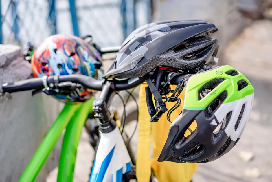 Detail Bike Helmet And Sunglasses Flat Lay Number 13