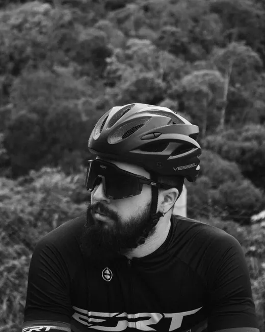 Detail Bike Helmet And Sunglasses Flat Lay Number 8