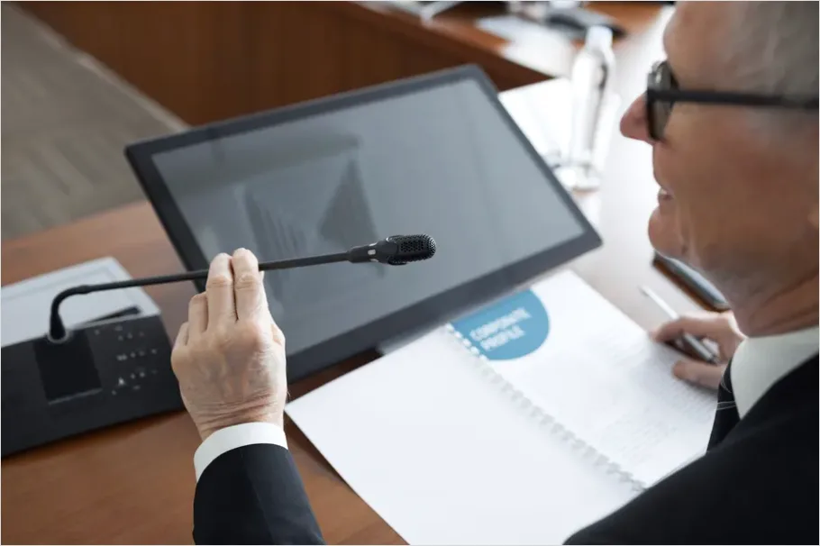 Detail Businessman Giving Presentation Conference Number 2