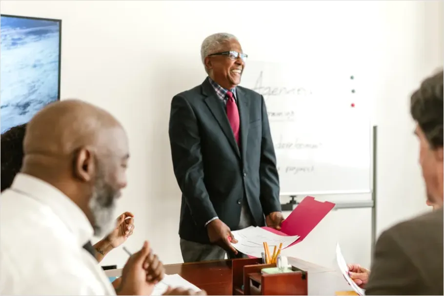 Detail Businessman Giving Presentation Conference Number 14