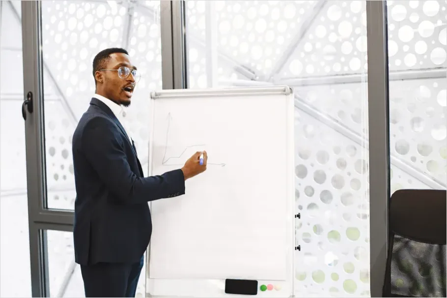 Detail Businessman Giving Presentation Conference Number 6