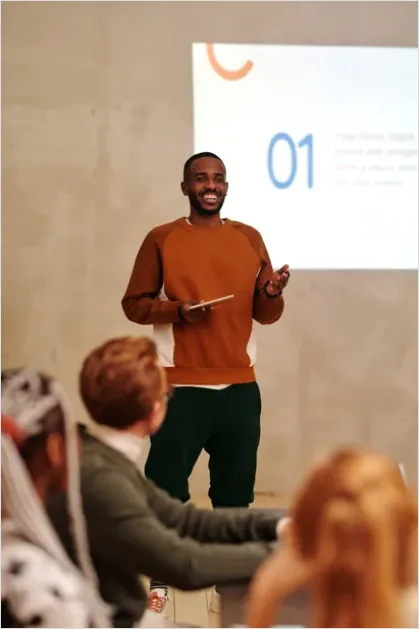 Detail Businessman Giving Presentation Conference Number 9