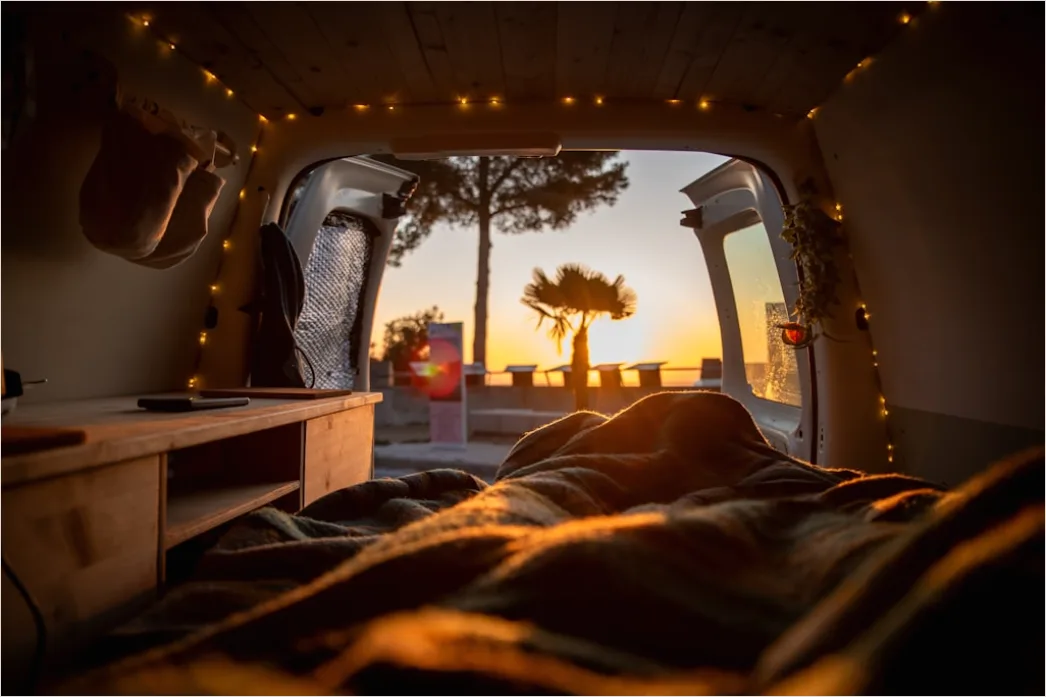 Detail Camper Van Road Trip Interior Number 8