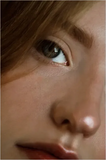 Detail Close Up Face Makeup Natural Look Number 9