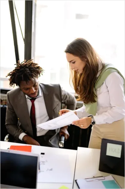 Detail Colleagues Working In Modern Office Number 7