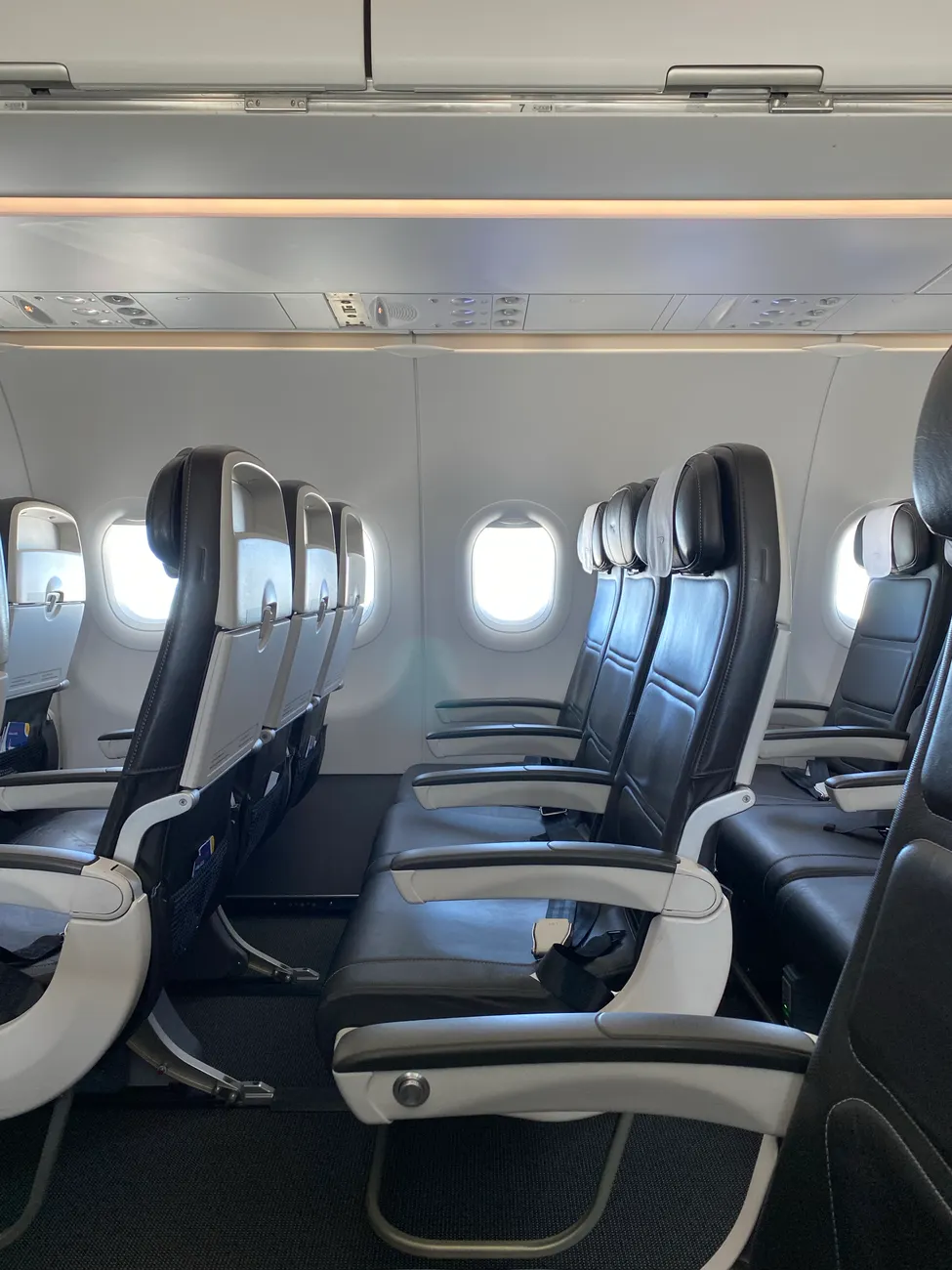 Detail Economy Cabin Airplane Seat Row Number 11