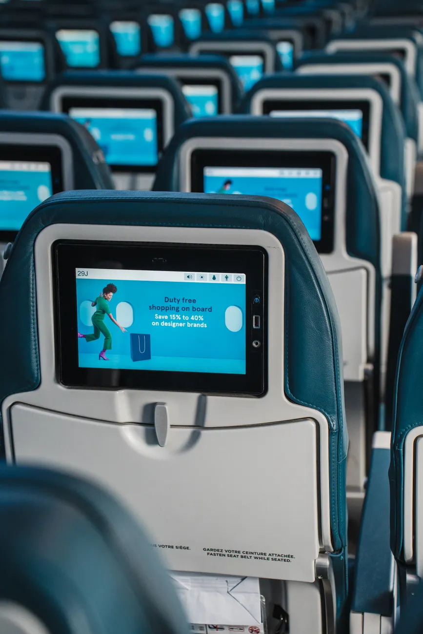 Detail Economy Cabin Airplane Seat Row Number 18