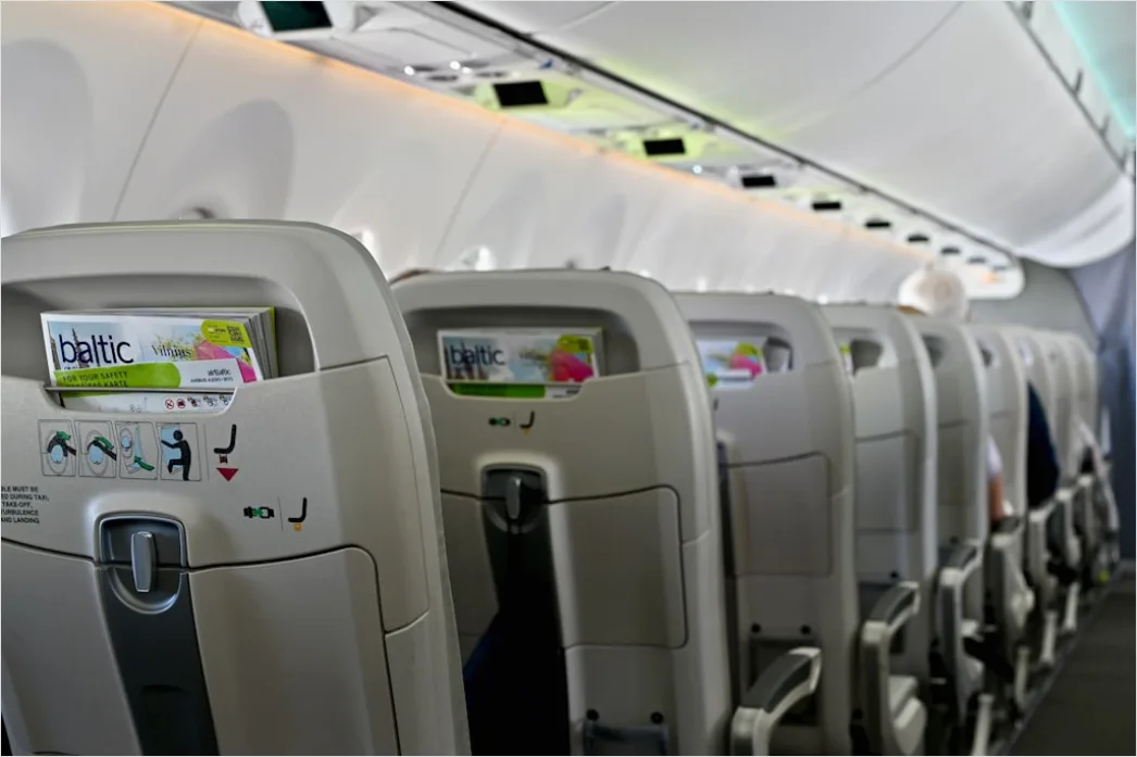 Detail Economy Cabin Airplane Seat Row Number 4