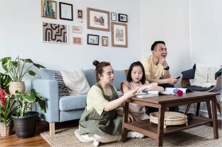 Family Portrait In Living Room B61a