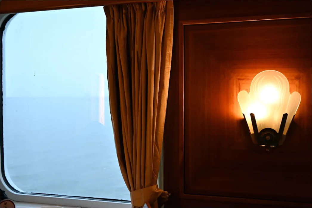 Detail First Class Cabin Luxury Interior Number 10