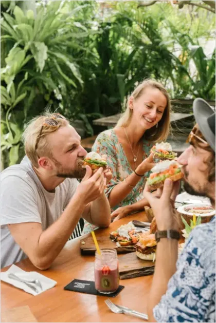 Friends Eating Brunch Outdoor Patio 83ee