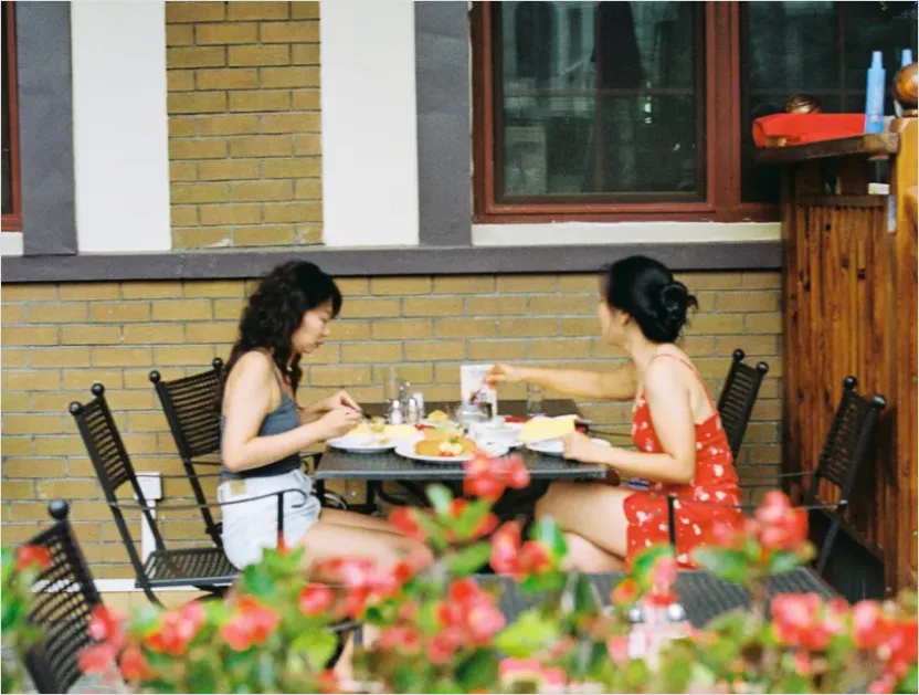 Detail Friends Eating Brunch Outdoor Patio Number 13