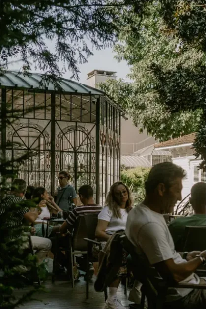 Detail Friends Eating Brunch Outdoor Patio Number 3