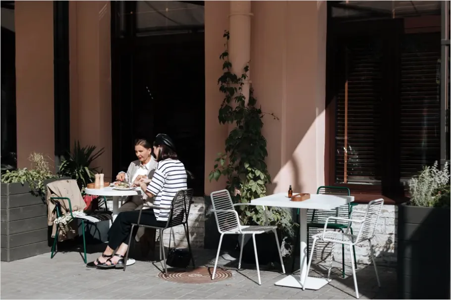 Detail Friends Eating Brunch Outdoor Patio Number 5