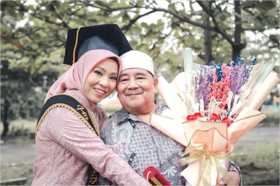 Detail Graduation Family Hugging Proud Moment Number 13