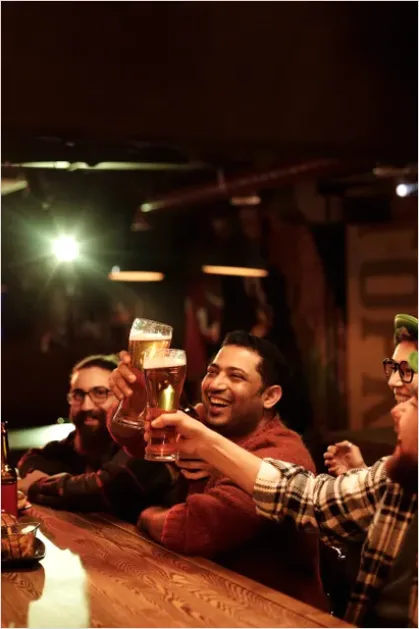 Detail Guys Night Out Friends Cheering Number 6