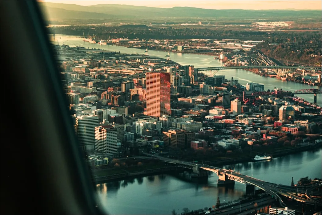 Detail Helicopter Tour City Skyline Aerial Number 16