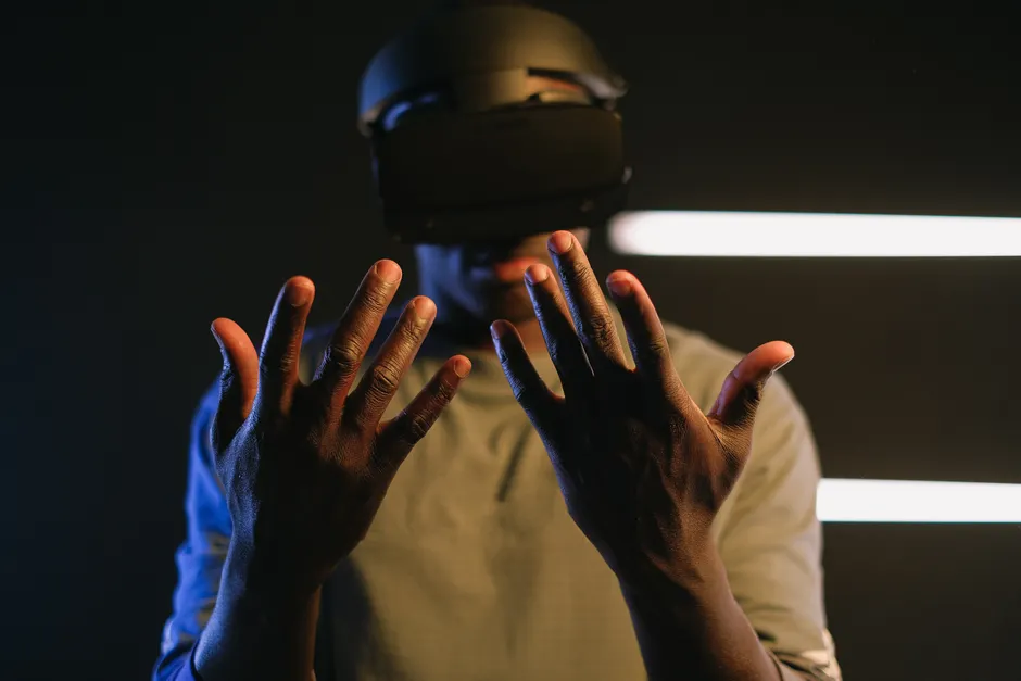 Detail Holographic Interface Hands Gesture Control Number 4
