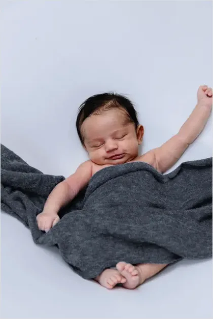 Detail Newborn Baby Wrapped Blanket Studio Number 13