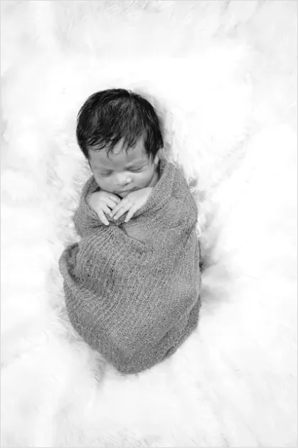 Detail Newborn Baby Wrapped Blanket Studio Number 7