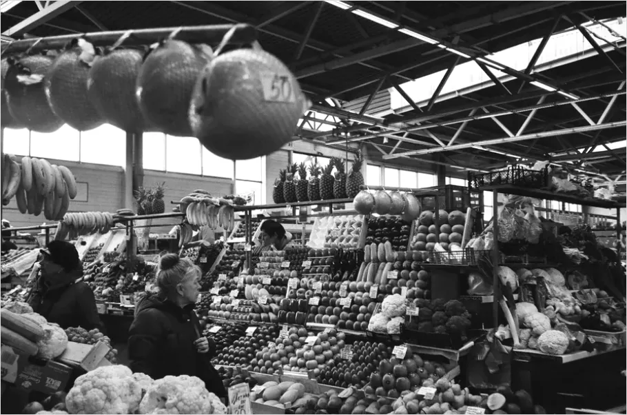 Detail People At Farmers Market Shopping Number 15