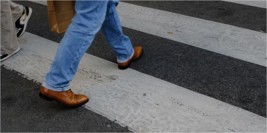 Detail Person Crossing Street Urban Lifestyle Number 4