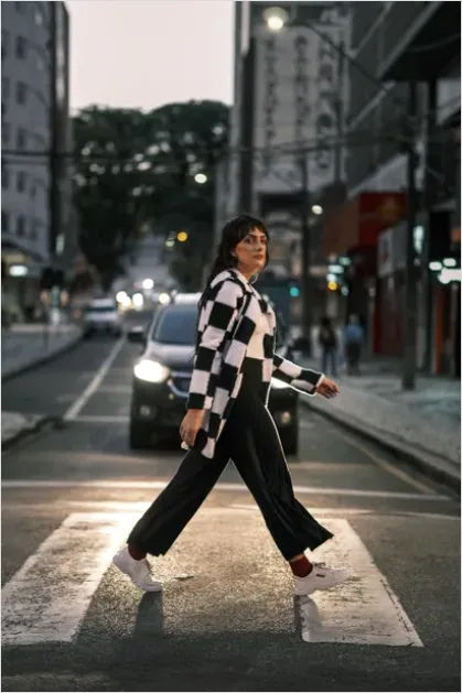 Detail Person Crossing Street Urban Lifestyle Number 9