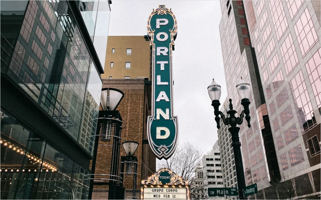 Detail Portland Downtown Rainy Street Scene Number 3