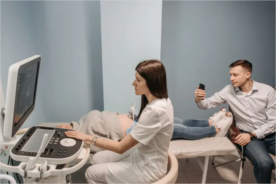 Detail Pregnant Woman Prenatal Checkup Doctor Number 12