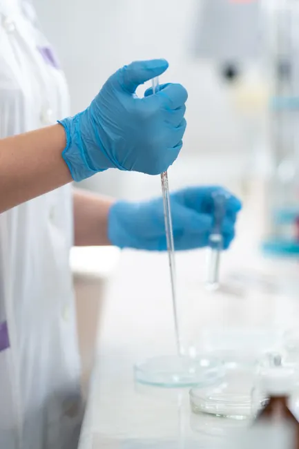 Research Scientist Pipette Liquid Lab Gloves 1616