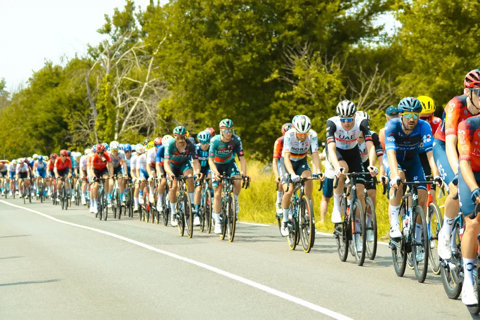 Detail Road Cycling Group Ride Peloton Number 3