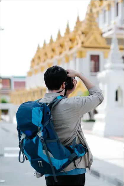 Detail Tourist Taking Photo City Landmark Number 6